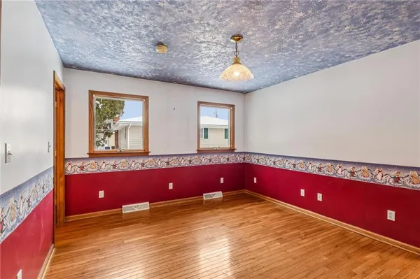 $265,000 | 212 Pine Street, Zelienople, PA 16063