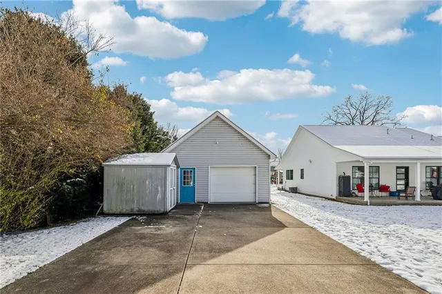 $285,000 | 212 Pine Street, Zelienople, PA 16063