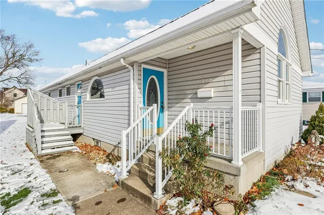 $285,000 | 212 Pine Street, Zelienople, PA 16063