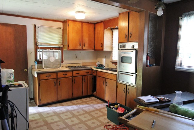 565 West Hill Road Morris, IL 60450 - Photo 2 of 5 a kitchen with a refrigerator sink and cabinets