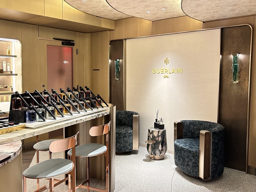 40 Trinity Place, Unit 1612 Boston, MA 02116 - Photo 35 of 38 a close view of shoes