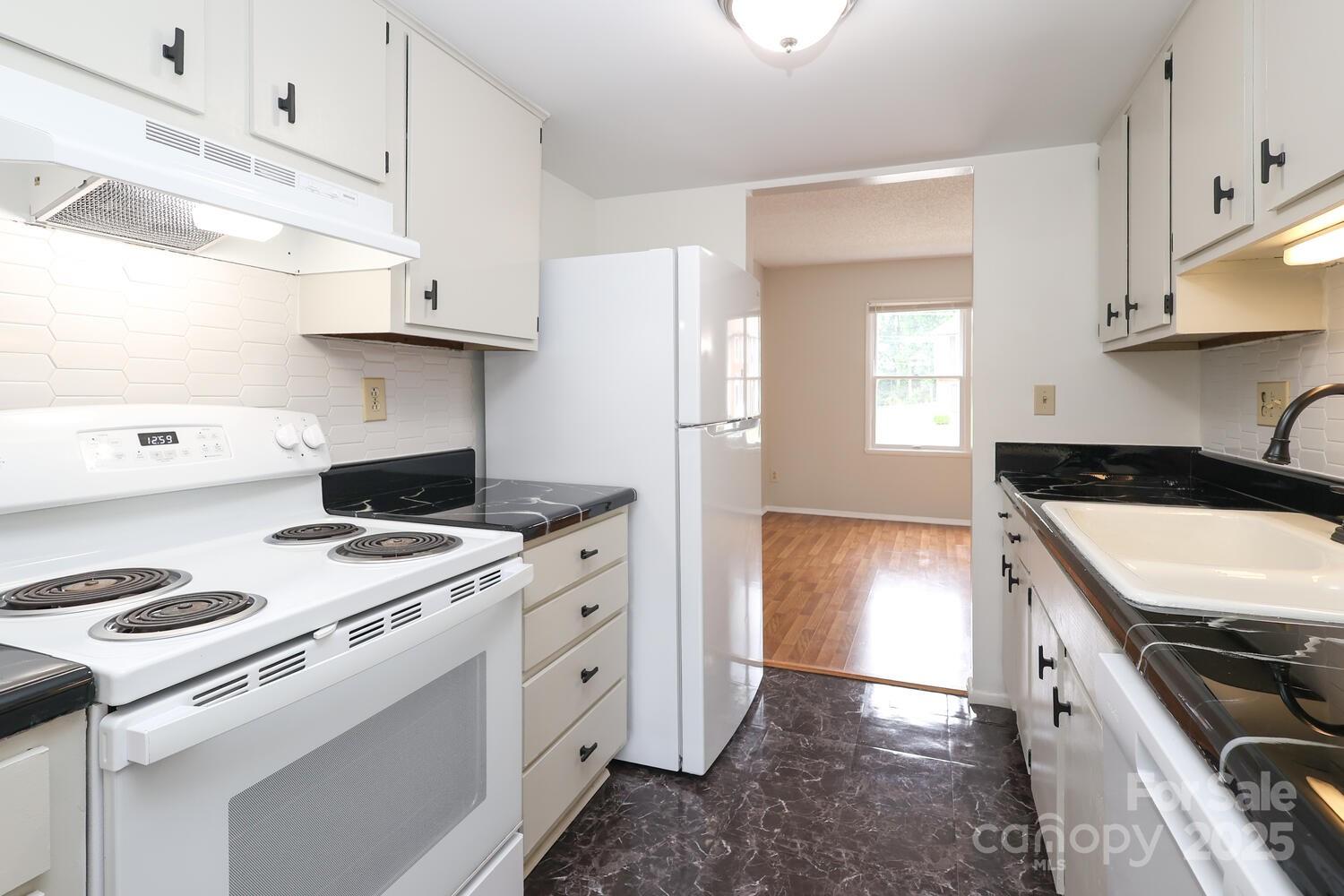 9403 Lexington Circle, Unit C Charlotte, NC 28213 - Photo 9 of 29