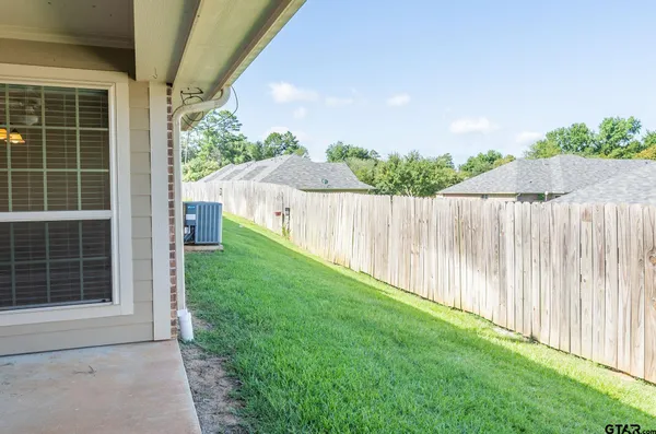 $1,900 | 421 West Cumberland Road, Unit 703, Tyler, TX 75703