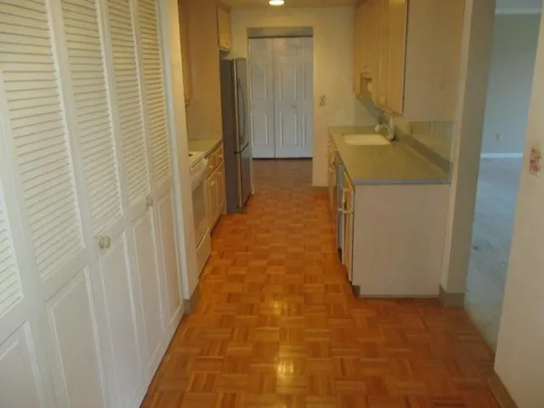 $224,900 | 6400 York Avenue South, Unit 410, Edina, MN 55435