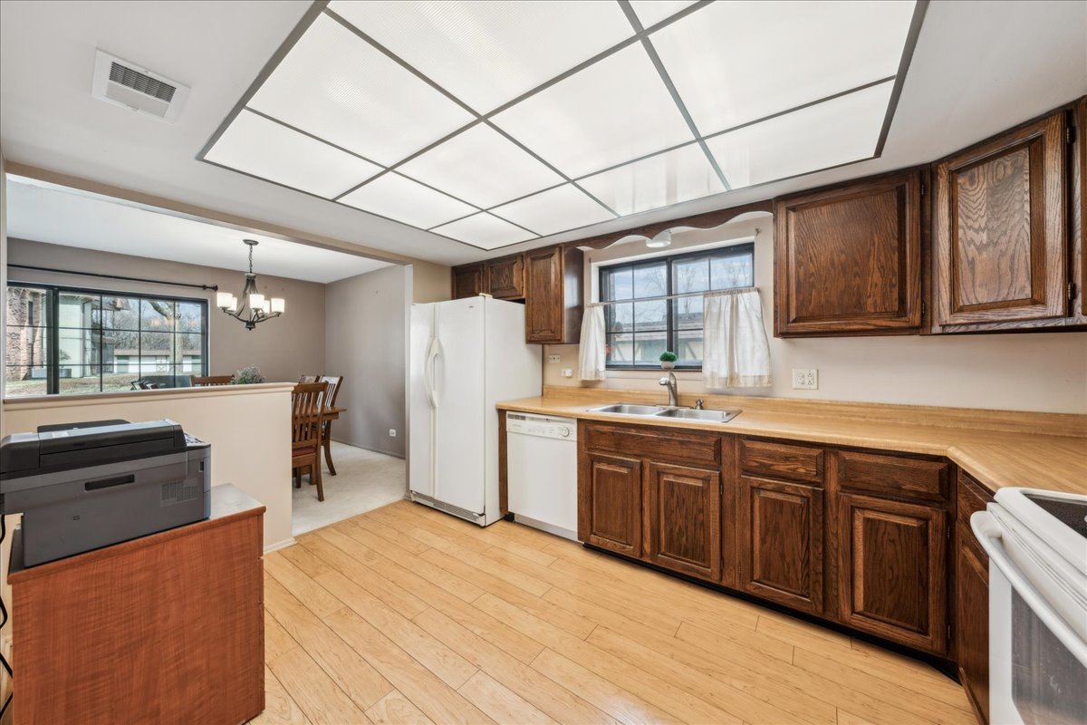 11134 NW Road, Unit B Palos Hills, IL 60465 - Photo 13 of 26 Gallery Image 13