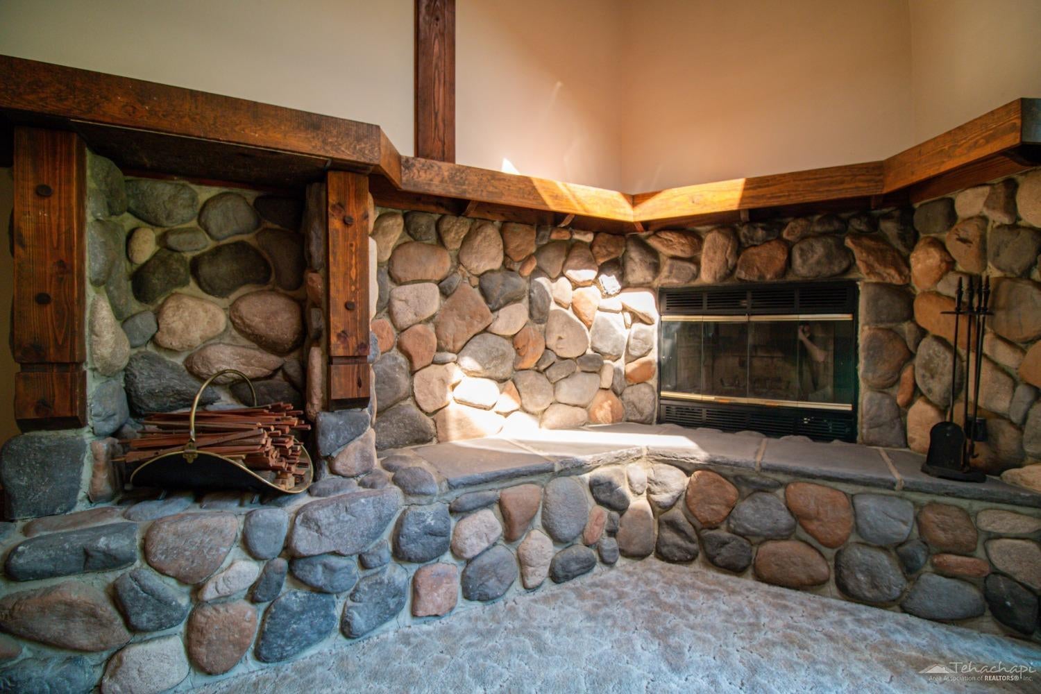 26851 Bear Valley Road Tehachapi, CA 93561 - Photo 36 of 48 Gallery Image 36