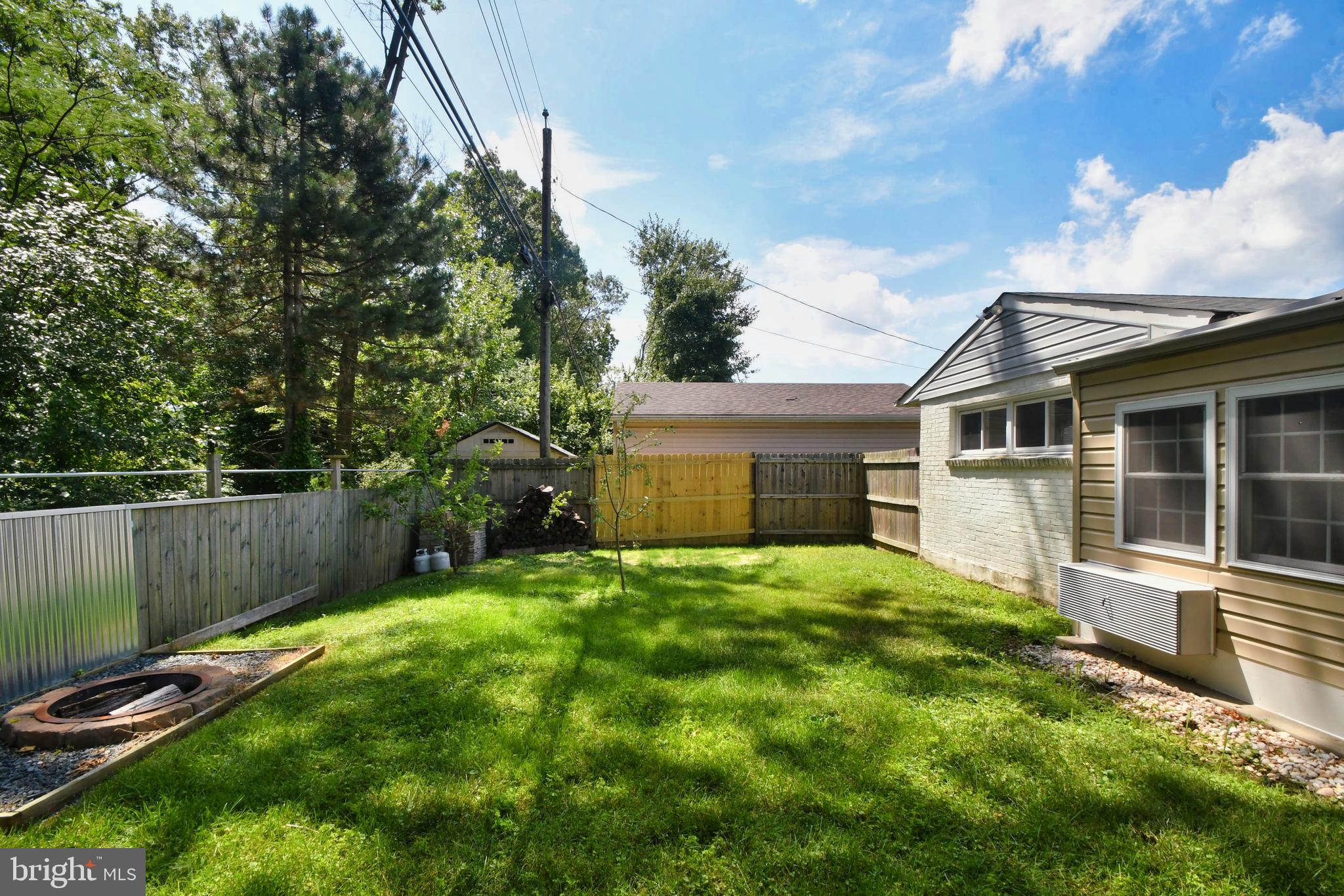 2467 Woodcroft Road Baltimore, MD 21234 - Photo 4 of 26 Gallery Image 4
