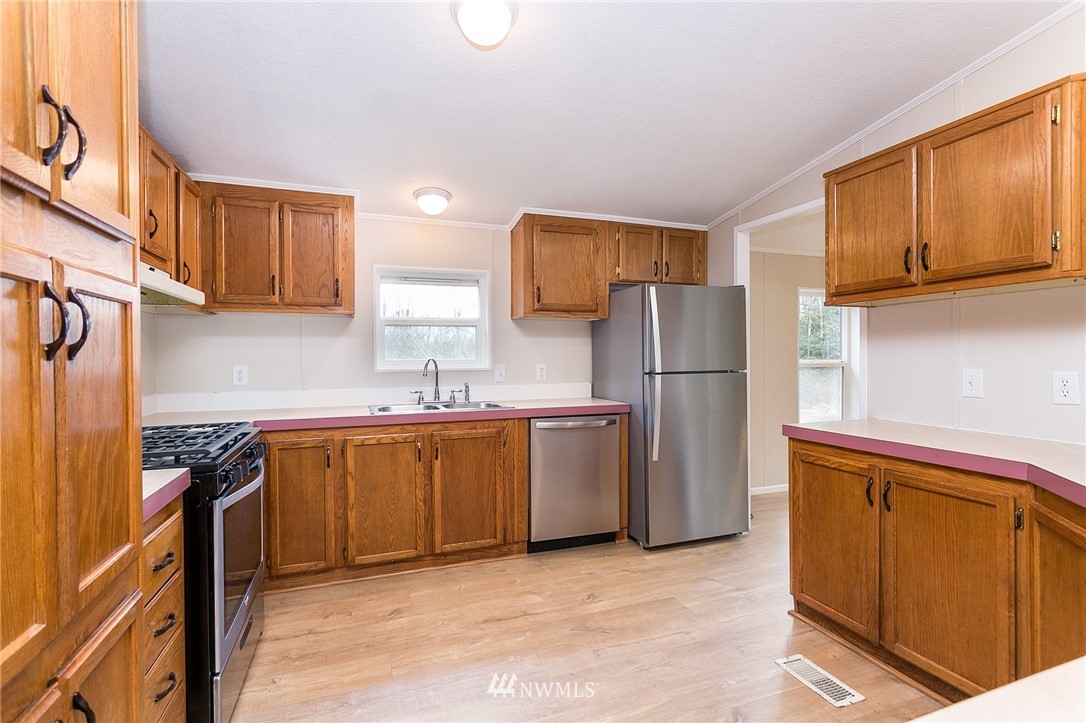 1381 East Axton Road Bellingham, WA 98226 - Photo 11 of 29 Gallery Image 11