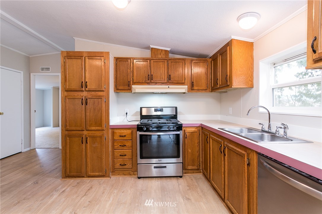 1381 East Axton Road Bellingham, WA 98226 - Photo 12 of 29 Gallery Image 12