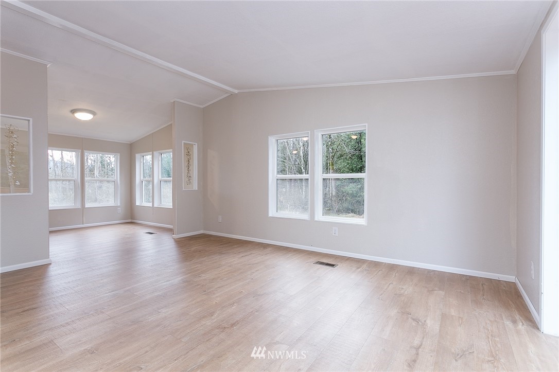 1381 East Axton Road Bellingham, WA 98226 - Photo 5 of 29 Gallery Image 5