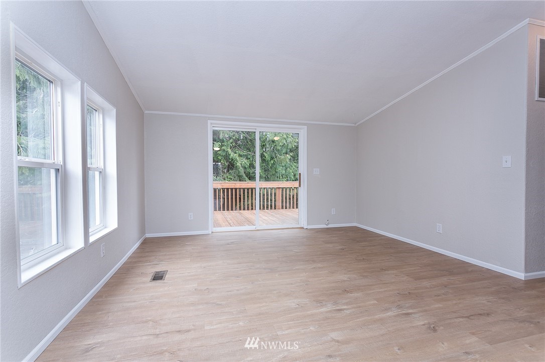 1381 East Axton Road Bellingham, WA 98226 - Photo 6 of 29 Gallery Image 6