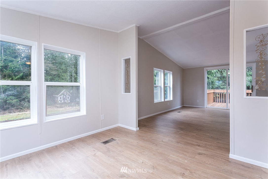 1381 East Axton Road Bellingham, WA 98226 - Photo 7 of 29 Gallery Image 7