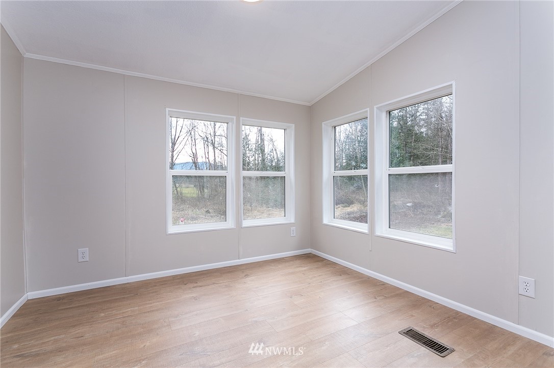 1381 East Axton Road Bellingham, WA 98226 - Photo 8 of 29 Gallery Image 8