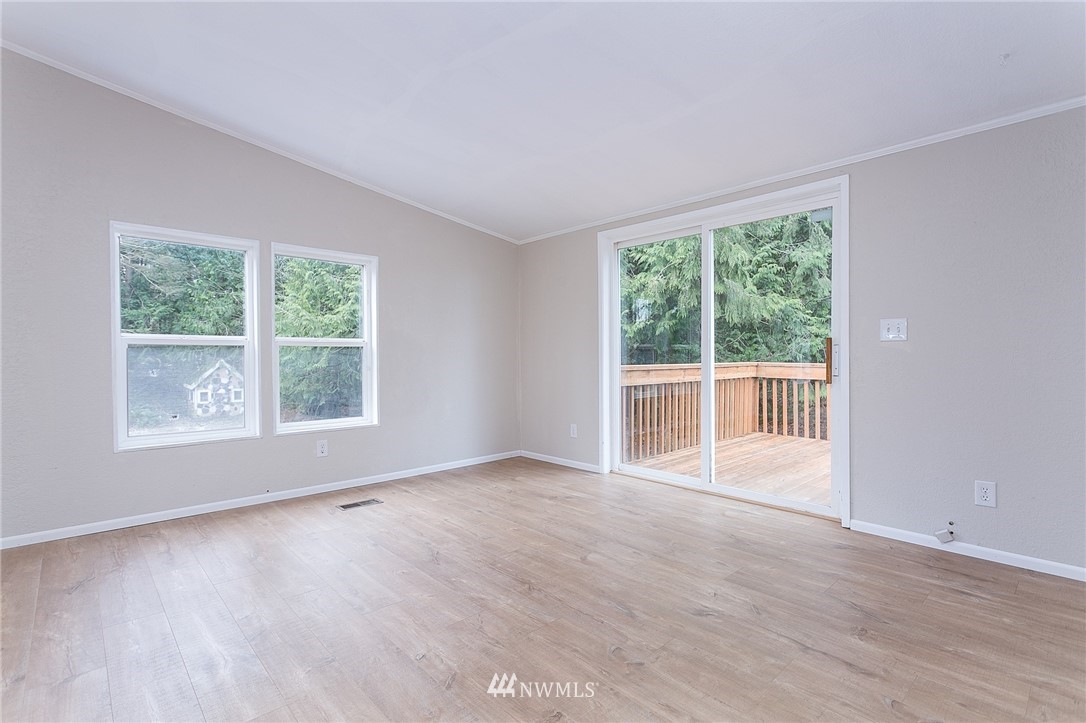 1381 East Axton Road Bellingham, WA 98226 - Photo 9 of 29 Gallery Image 9