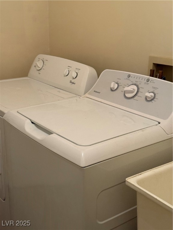 495 Edgefield Ridge Place Henderson, NV 89012 - Photo 15 of 16 Laundry room with independent washer and dryer