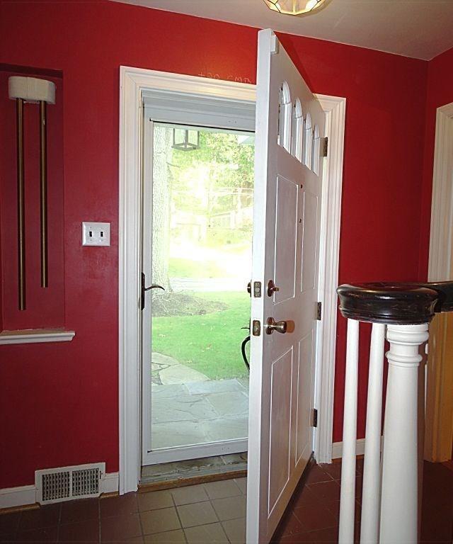 2374 Collins Road Pittsburgh, PA 15235 - Photo 3 of 25 Gallery Image 3