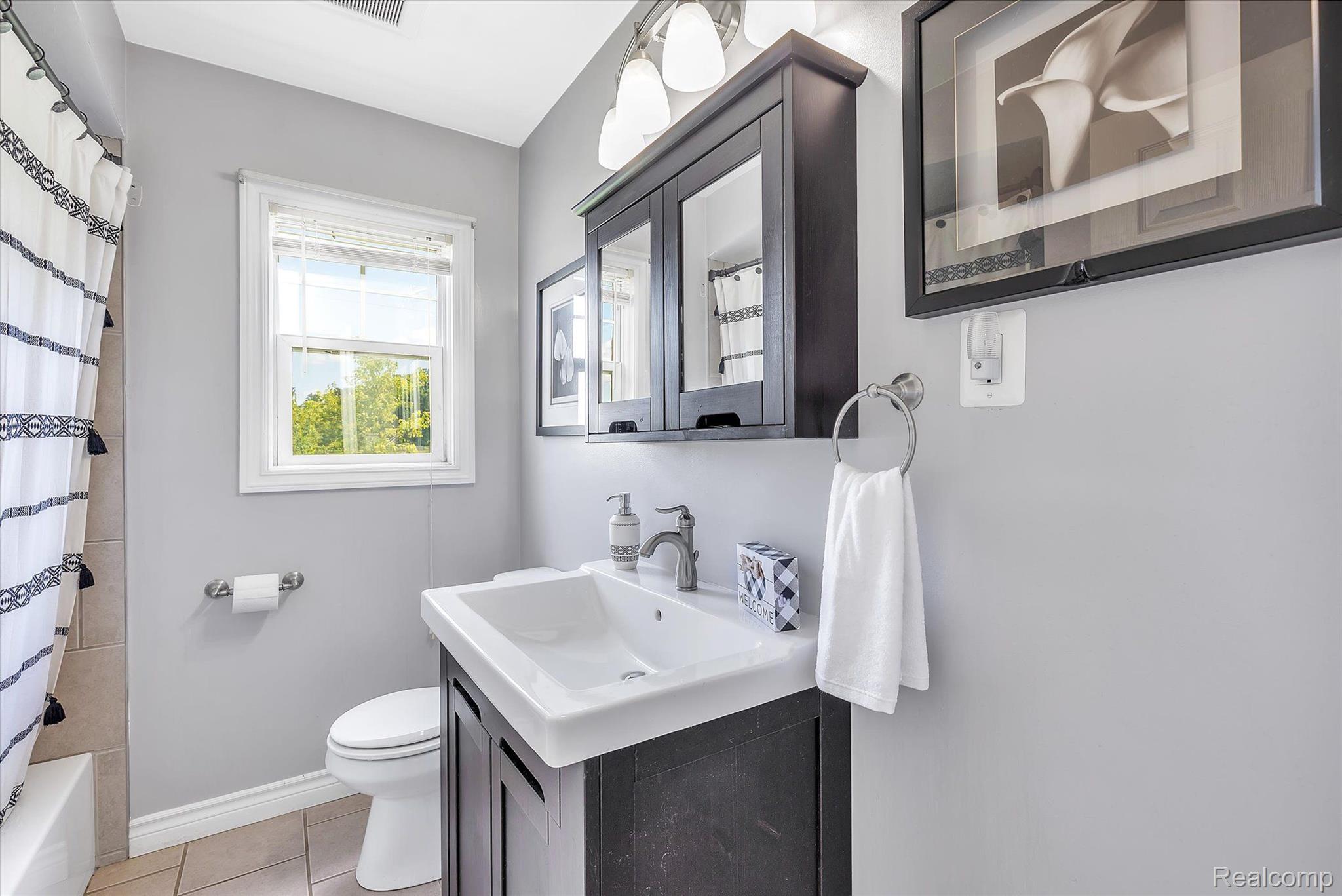 1926 West Cohoctah Road Howell, MI 48855 - Photo 24 of 38 Gallery Image 24