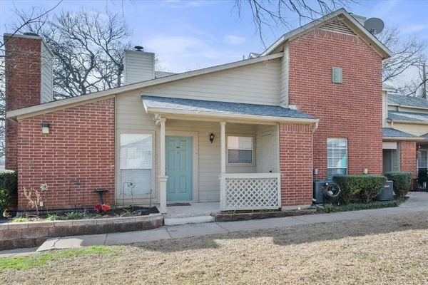 $150,000 | 1420 Meadowood Village Drive, Fort Worth, TX 76120