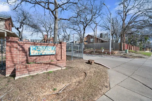 $150,000 | 1420 Meadowood Village Drive, Fort Worth, TX 76120