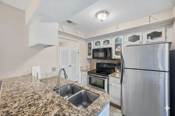 $150,000 | 1420 Meadowood Village Drive, Fort Worth, TX 76120