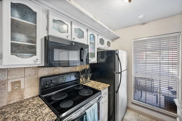 $150,000 | 1420 Meadowood Village Drive, Fort Worth, TX 76120