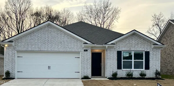 $296,990 | 61 Thorn Tree Street, Byhalia, MS 38611