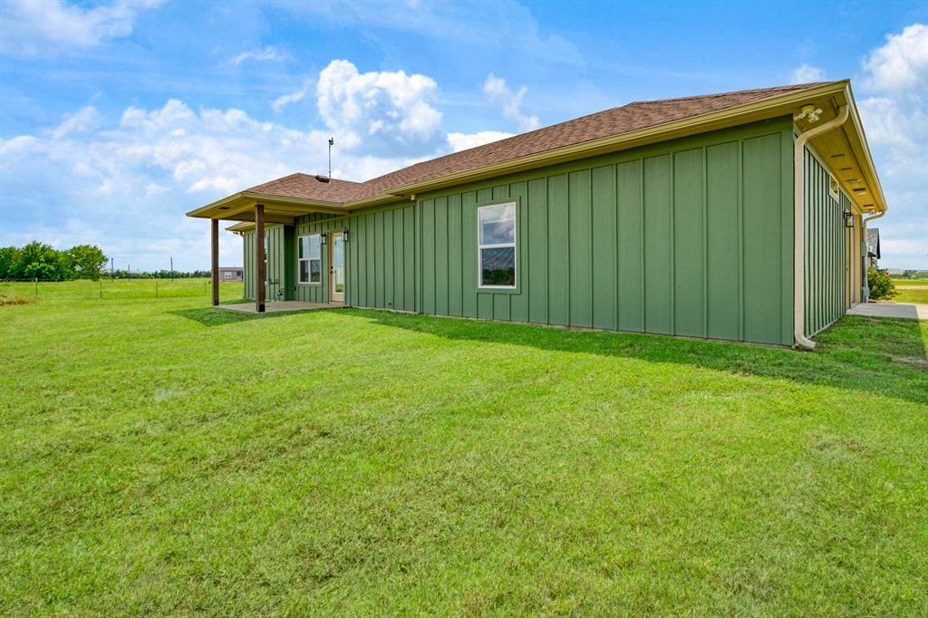 204 Private Road Sumner, TX 75486 - Photo 5 of 25