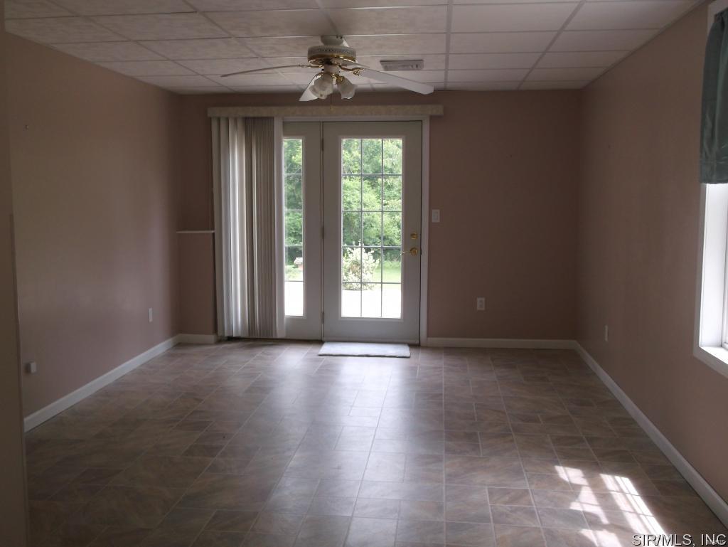 28516 McClusky Road Jerseyville, IL 62052 - Photo 10 of 27 Gallery Image 10
