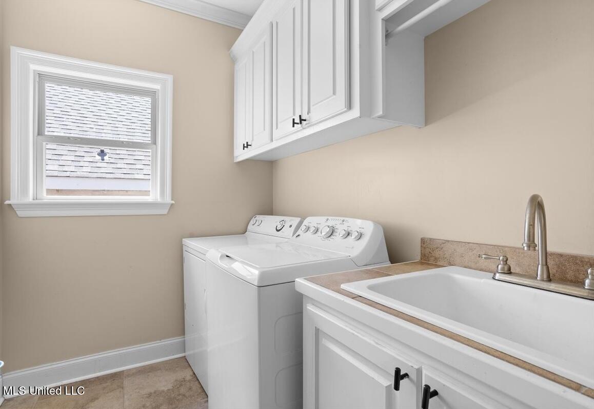 113 Shadow Ridge Road Hattiesburg, MS 39402 - Photo 19 of 27 Laundry Room