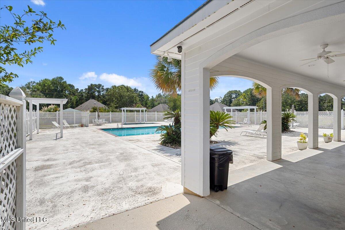 113 Shadow Ridge Road Hattiesburg, MS 39402 - Photo 25 of 27 Club House-Pool