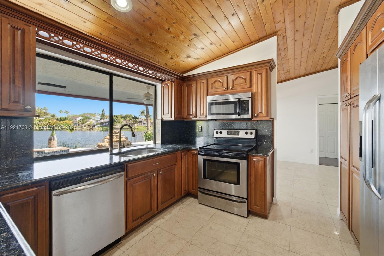 6919 Southwest 155th Avenue Miami, FL 33193 - Photo 12 of 37