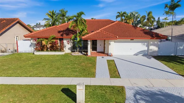 $825,000 | 6919 Southwest 155th Avenue, Miami, FL 33193
