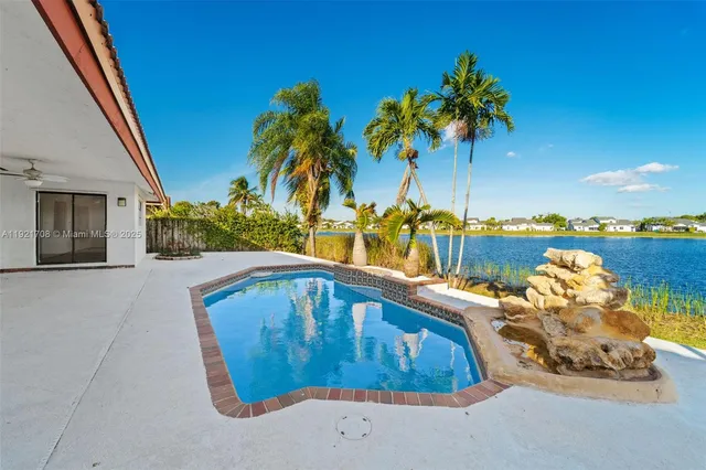 $825,000 | 6919 Southwest 155th Avenue, Miami, FL 33193