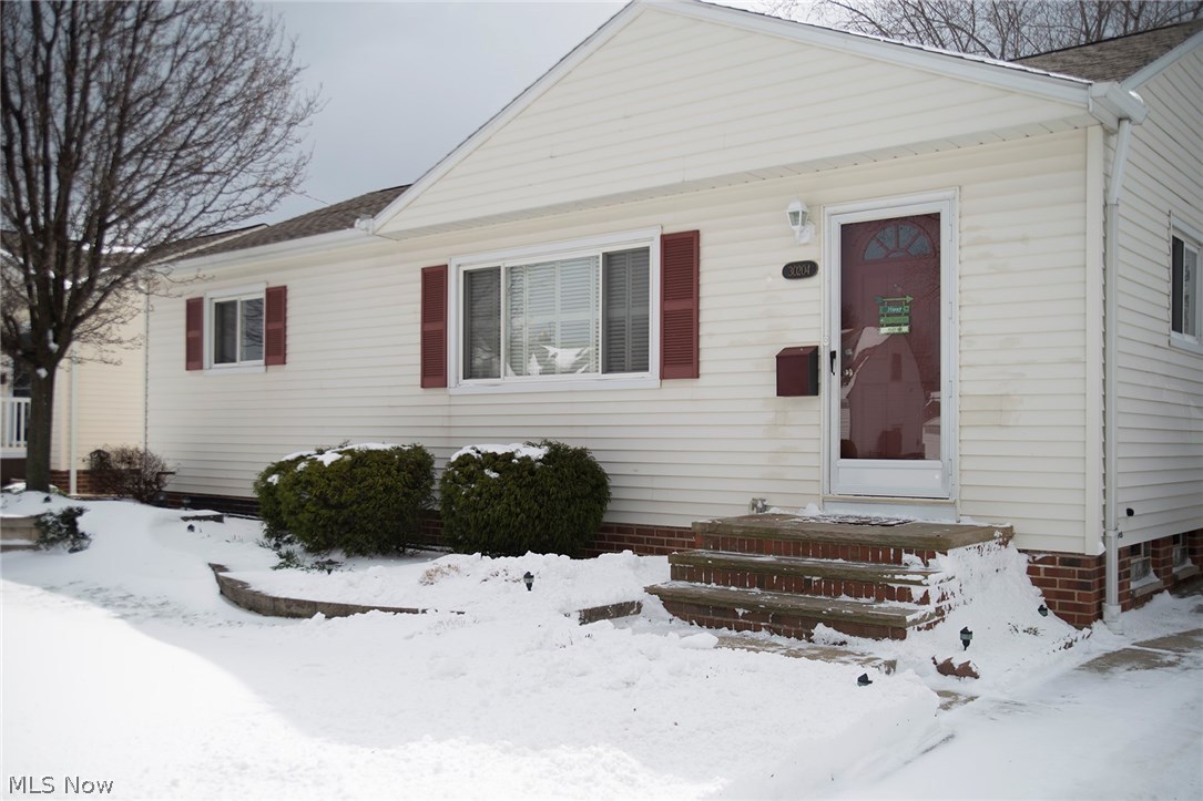 30204 Barjode Road Willowick, OH 44095 - Photo 2 of 22