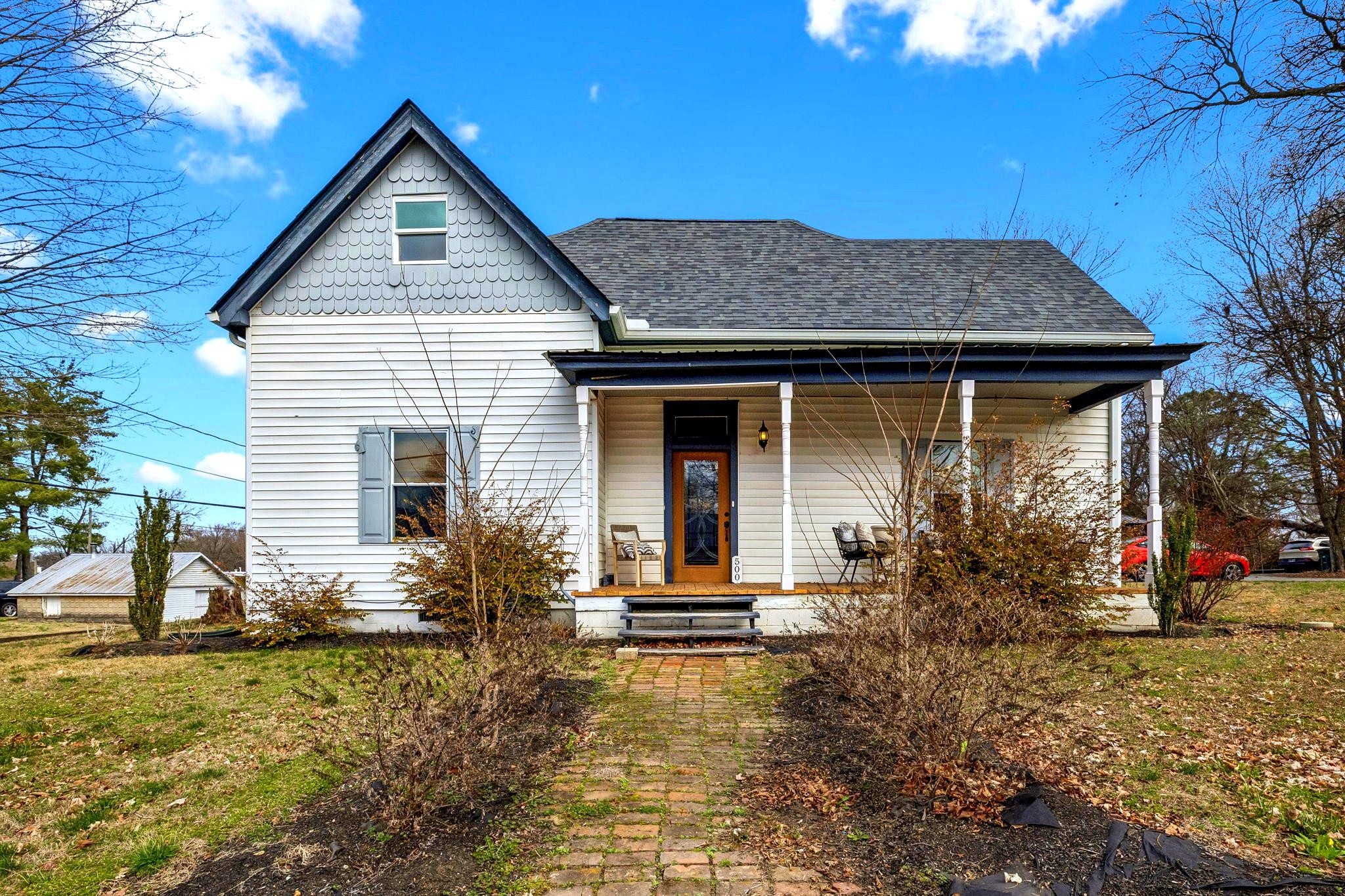 500 5th Avenue East Springfield, TN 37172 - Photo 1 of 45 a front view of a house with garden
