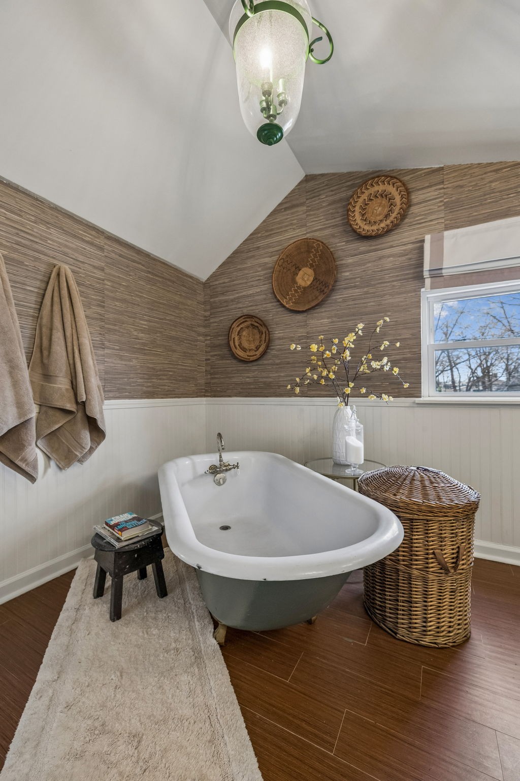 500 5th Avenue East Springfield, TN 37172 - Photo 18 of 45 a bathroom with a sink and mirror