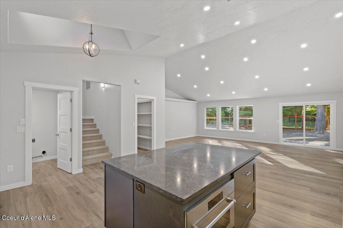 10050 Duce Road Athol, ID 83801 - Photo 15 of 53 17-Kitchen