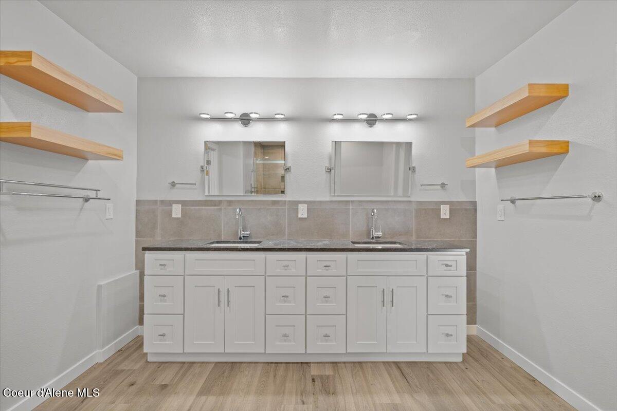 10050 Duce Road Athol, ID 83801 - Photo 23 of 53 24-Primary bathroom