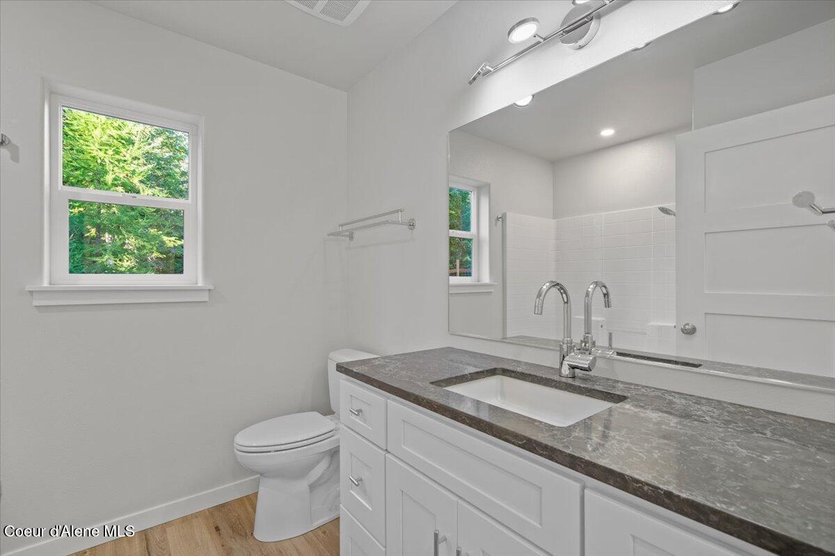 10050 Duce Road Athol, ID 83801 - Photo 29 of 53 29-Full bath