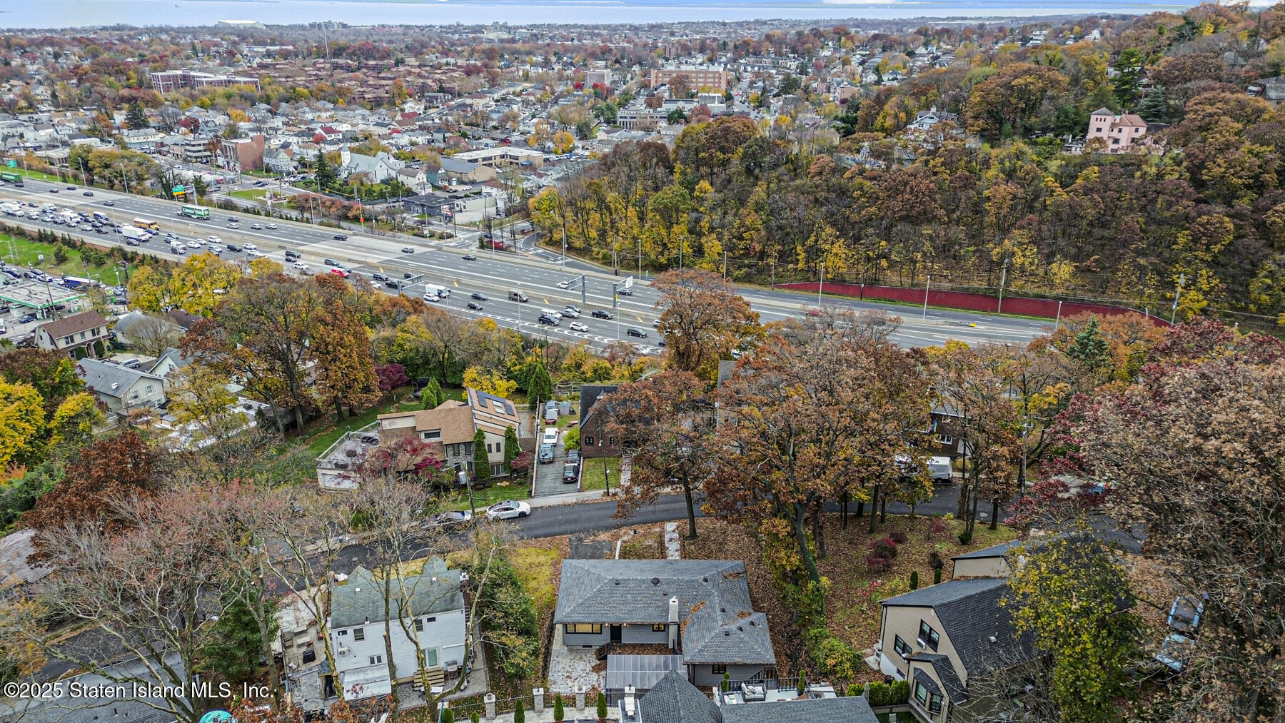 113 Longview Road Staten Island, NY 10304 - Photo 33 of 35 an aerial view of residential houses with outdoor space and trees