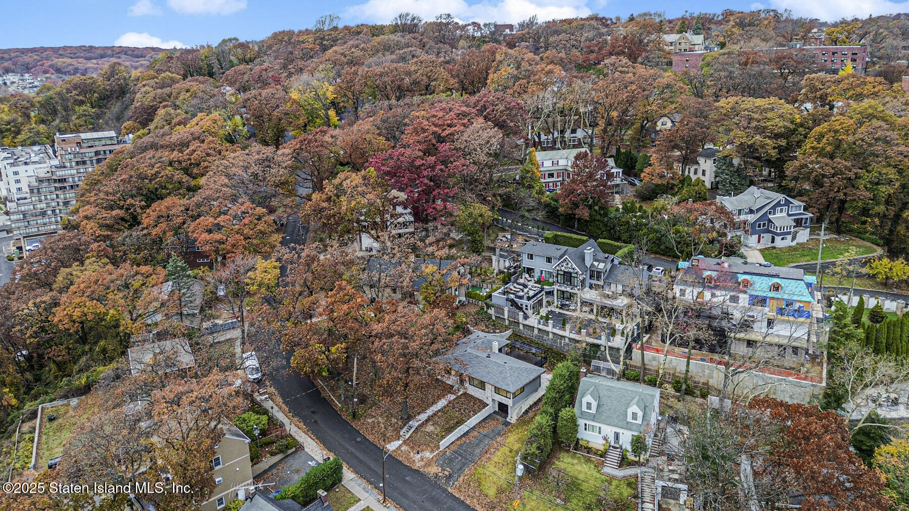 113 Longview Road Staten Island, NY 10304 - Photo 34 of 35 an aerial view of multiple house