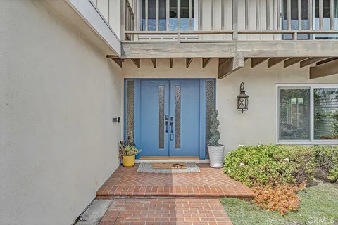 $1,899,000 | 6901 Spickard Drive, Huntington Beach, CA 92647