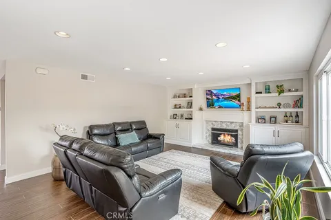 $1,899,000 | 6901 Spickard Drive, Huntington Beach, CA 92647