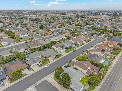 $1,899,000 | 6901 Spickard Drive, Huntington Beach, CA 92647