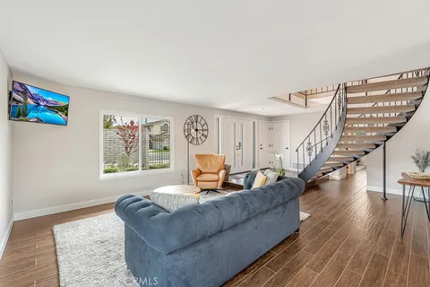 $1,899,000 | 6901 Spickard Drive, Huntington Beach, CA 92647