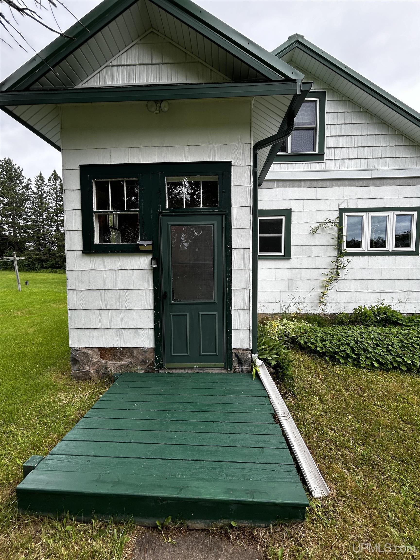 N8803 East End Road Ironwood, MI 49938 - Photo 7 of 64