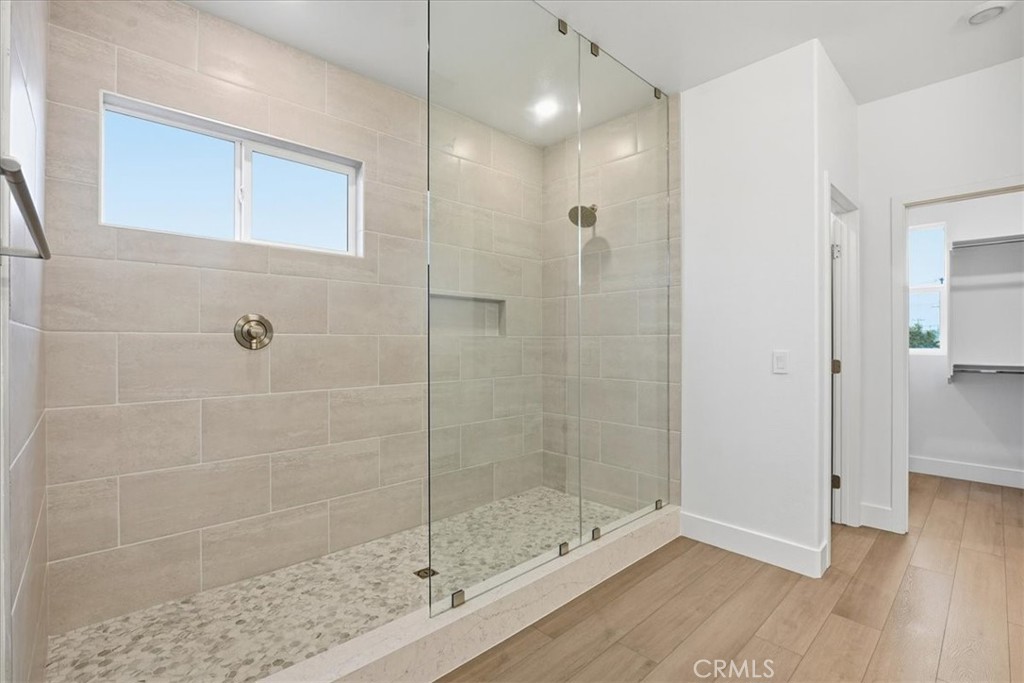 437 Willow Run Lane Carson, CA 90745 - Photo 20 of 37 a bathroom with a shower