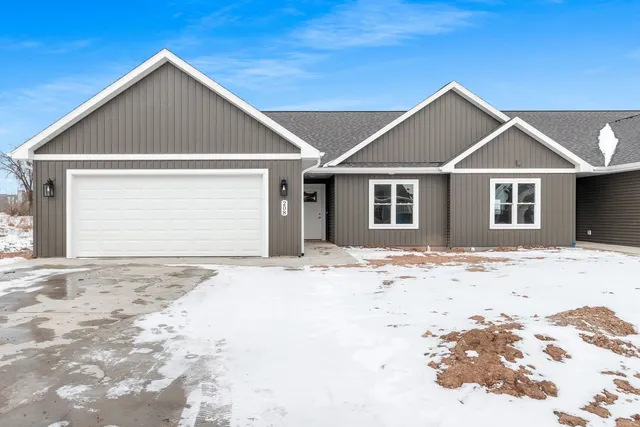 $434,900 | 208 Clubhouse Lane, Kimberly, WI 54136