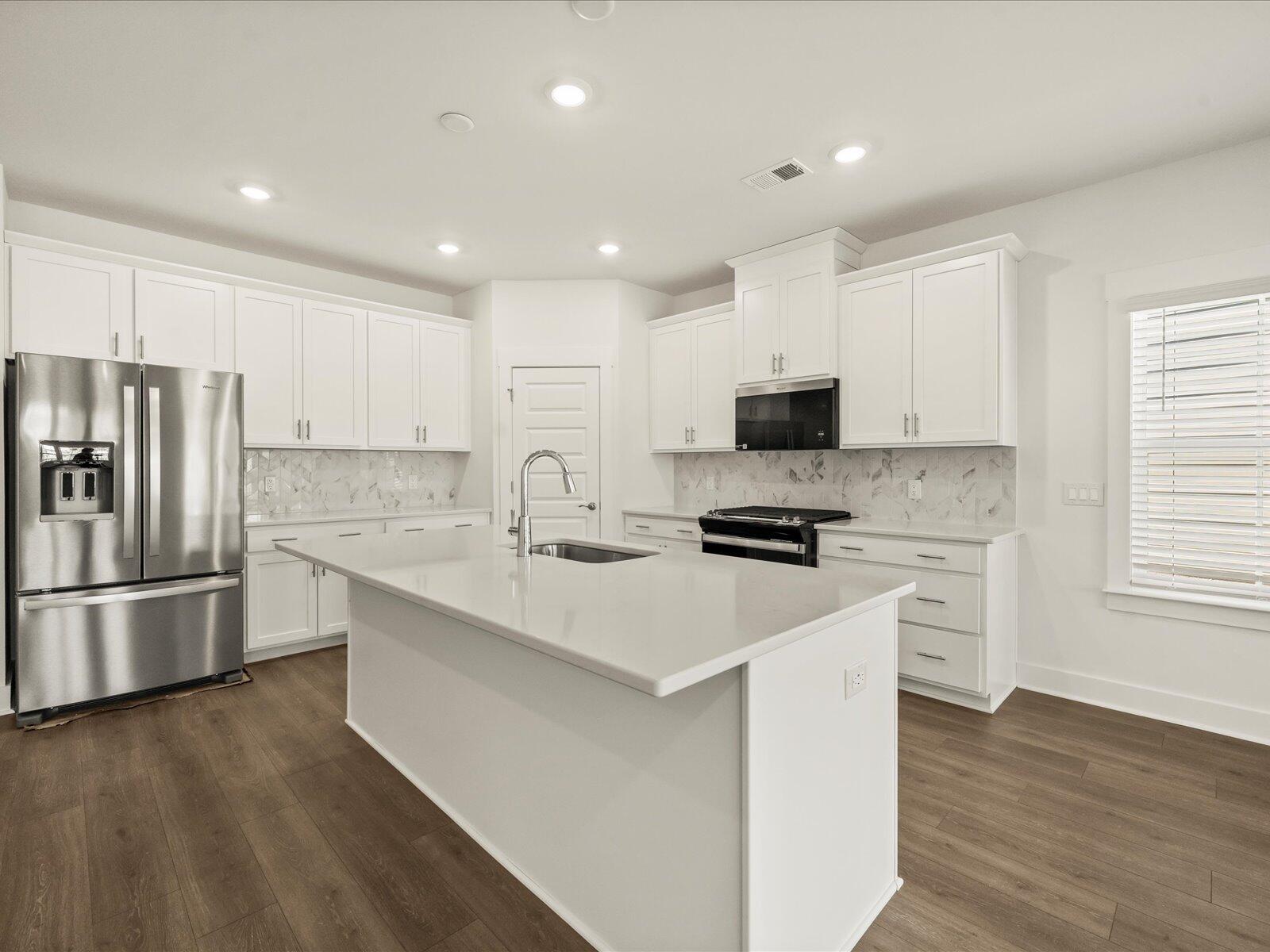 367 Calm Water Way Summerville, SC 29486 - Photo 8 of 24
