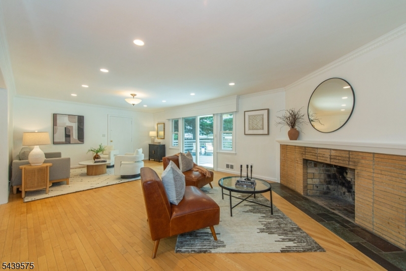 132 Haddon Place Montclair, NJ 07043 - Photo 6 of 48